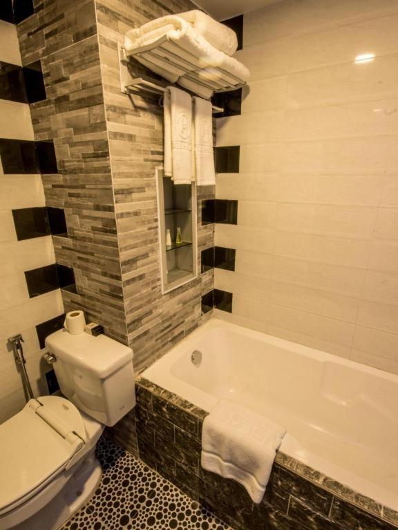 Hotel Heaven Rangun Zewnętrze zdjęcie